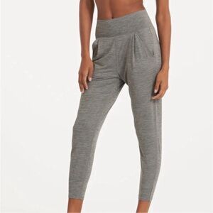 Vuori Women's Lux Harem Pant- Grey Size Small